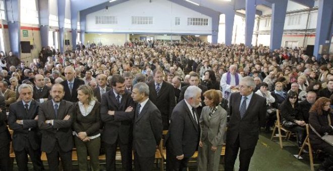 Cerca de tres mil personas despiden a los náufragos del buque "Cordero"