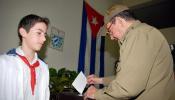 Jabones, flores y diplomas de premio para los votantes madrugadores en Cuba
