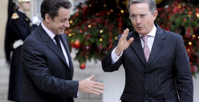 Sarkozy pide a Uribe no excluir ninguna cooperación para lograr la liberación de rehenes