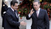 Uribe recibe el apoyo de Sarkozy, que le pide facilitar la liberación de rehenes