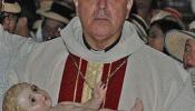 El obispo de Tenerife afirma que nunca pretendió justificar el abuso de menores