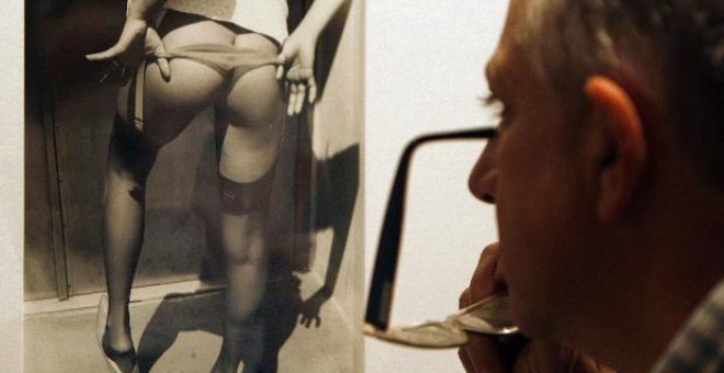 Una retrospectiva reúne imágenes fetichistas del norteamericano Elmer Batters