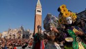 El carnaval de Venecia se renueva con una macrofiesta y un rapero como "ángel volador"