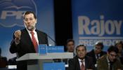 Rajoy garantiza el apoyo al Gobierno pese a acusarle de haber "jugado con la ley"