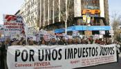 Salamanca lleva su protesta contra la subida de impuestos a la sede del PP en Madrid