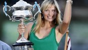 Sharapova dedica su victoria a la madre de su entrenador