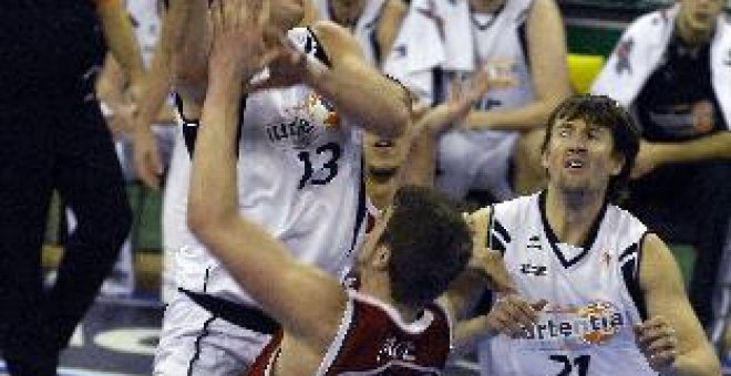 97-81. El CB Granada vence sin problemas a un Bilbao decepcionante.