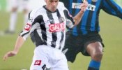 El Udinese muestra el camino al Roma y Benzema amplía la ventaja del Lyon