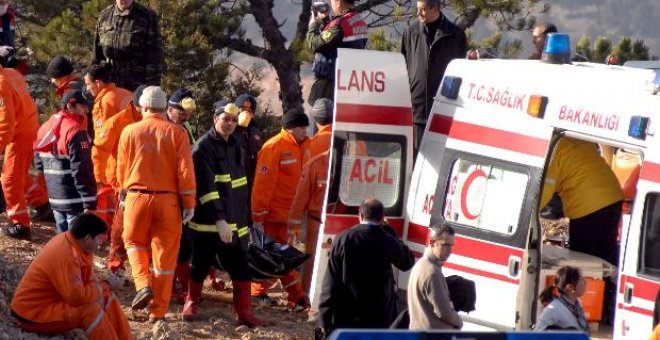 Al menos 17 muertos y 68 heridos por el derrumbe de un edificio tras una explosión