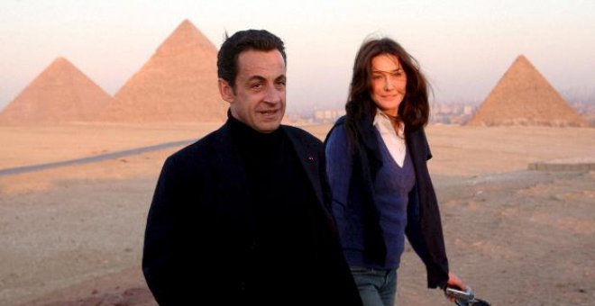 Sarkozy se casa en terceras nupcias con la cantante y ex modelo italiana Carla Bruni