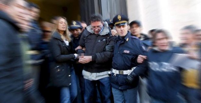 Arrestan a 24 presuntos miembros de un clan mafioso de la Camorra