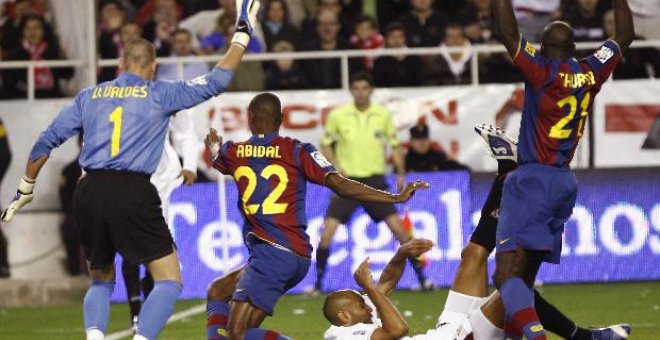 1-1. Un mediocre Barça no sacó provecho de un Sevilla en inferioridad