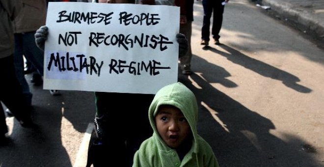 La Junta Militar birmana anuncia un referéndum para mayo y elecciones para 2010