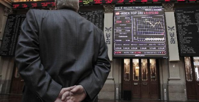 La Bolsa cambia de rumbo a mediodía y el Ibex sube un 0,14 por ciento