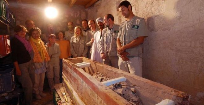 Un equipo arqueológico español descubre la tumba intacta de un arquero egipcio del año 1500 a.C.