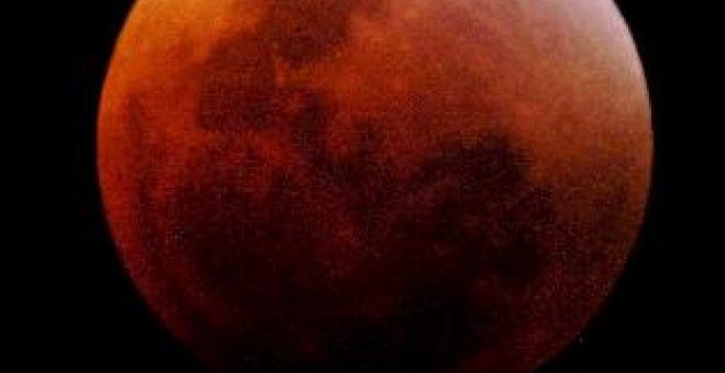 Un eclipse total de Luna será visible en toda España la madrugada del jueves