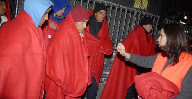 Interceptan a 19 inmigrantes en una redada en las escolleras del puerto de Ceuta