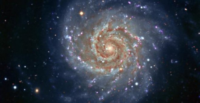 Un astrónomo valenciano crea un software que capta imágenes a 30 millones de años luz