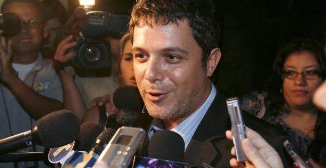 Juez rehúsa desestimar la acusación contra ex empleada de Alejandro Sanz