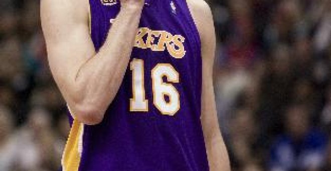 Lakers y Spurs recuperan sus respectivos lideratos de división