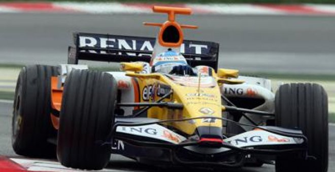 Alonso rebaja sus tiempos en Montmeló