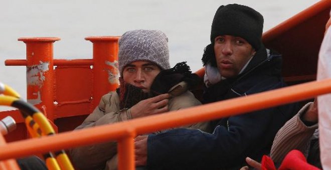 Detenidos 4 inmigrantes en Pulpí (Almería) tras llegar a tierra en una patera