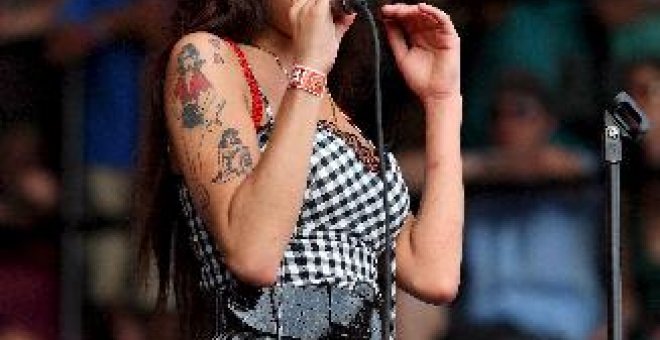 La policía no presentará cargos contra Amy Winehouse