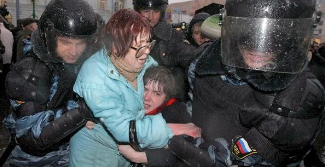 Decenas de detenidos en una marcha opositora en Moscú contra la "farsa electoral"