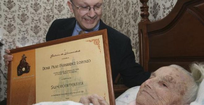La mujer más longeva de Galicia recibe un diploma como "súpercentenaria"