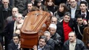Miles de personas y dirigentes todos partidos despiden a Carrasco en funeral