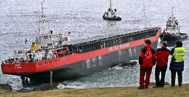 El combustible del buque encallado no será recuperado hoy por las malas condiciones del mar