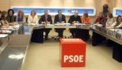 Las cúpulas de PP y PSOE, reunidas para analizar los resultados electorales