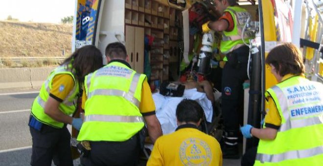 Fallece una persona y otras dos resultan graves en un accidente de coche y camión en Pontevedra