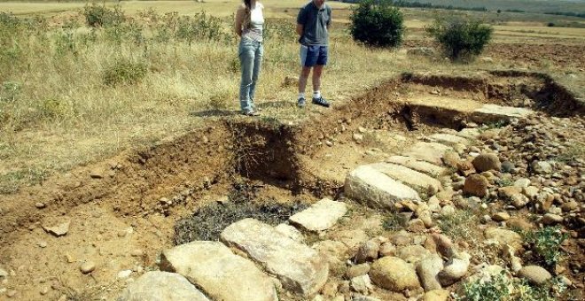 El director de las excavaciones de Numancia cree que la concienciación ciudadana es la "única" manera de acabar con el expolio