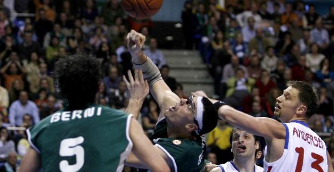 El Unicaja busca sorprender al CSKA de Moscú, el subcampeón de Europa, en su casa