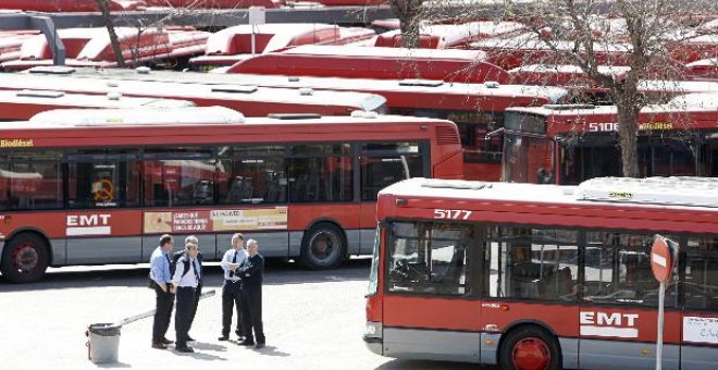 El servicio de autobuses continúa hoy paralizado en Valencia por la negativa de los conductores a circular