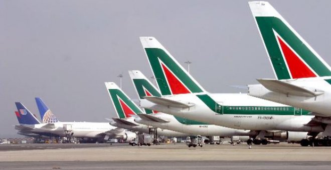 La cotización de los títulos de Alitalia suspendidos del mercado durante todo el día
