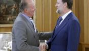 El Rey cierra con Rajoy y Zapatero la ronda de contactos para la investidura