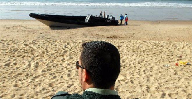 Interceptadas 1,5 toneladas de hachís en una embarcación a la deriva en Cádiz