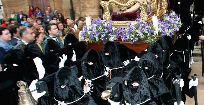 Cofrades piden a la Iglesia que intervenga para acabar con el veto a mujeres en las Hermandades