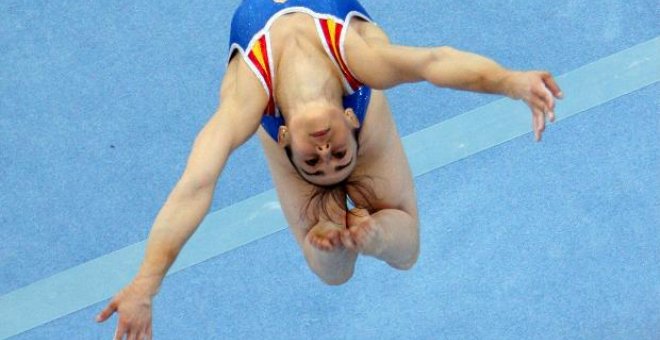 La rusa Semenova gana dos oros y De Simone es sexta en la barra de equilibrios