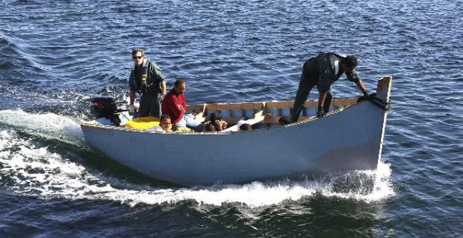 Aparece una patera varada en el sur de Gran Canaria y buscan a los inmigrantes que iban en ella