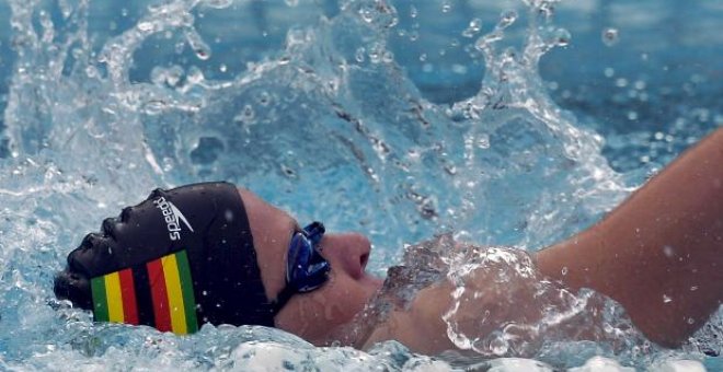 Kirsty Coventry bate el récord del mundo de 200 espalda