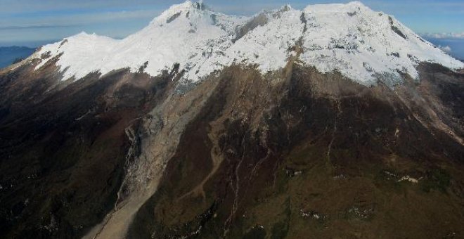 Las autoridades declaran la alerta roja por la erupción del volcán Nevado del Huila