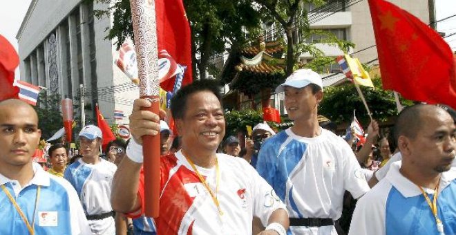 Los relevos de la antorcha olímpica marcharon sin obstáculos por Bangkok