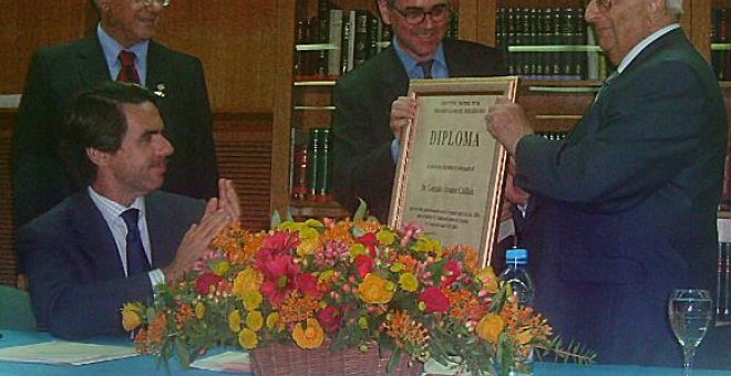 El ex presidente israelí Isaac Navón se casó en segundas nupcias a los 87 años