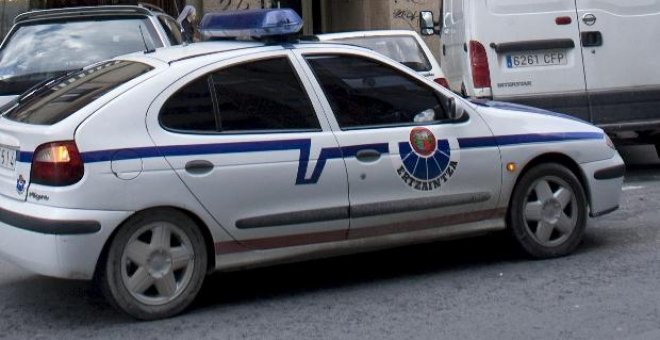 Detenido un hombre de 31 años en Getxo por golpear y asestar varias puñaladas a su esposa