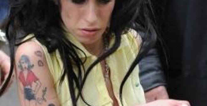 La cantante Amy Winehouse, detenida por supuesta agresión