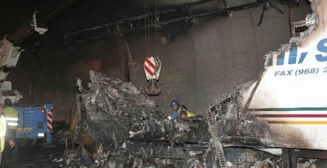 Apagan el fuego en el túnel de la AP-66 y ultiman el restablecimiento tráfico