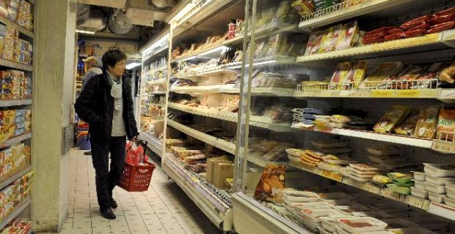 Una socia de FACUA recibe 3.000 euros tras sufrir una caída en Carrefour